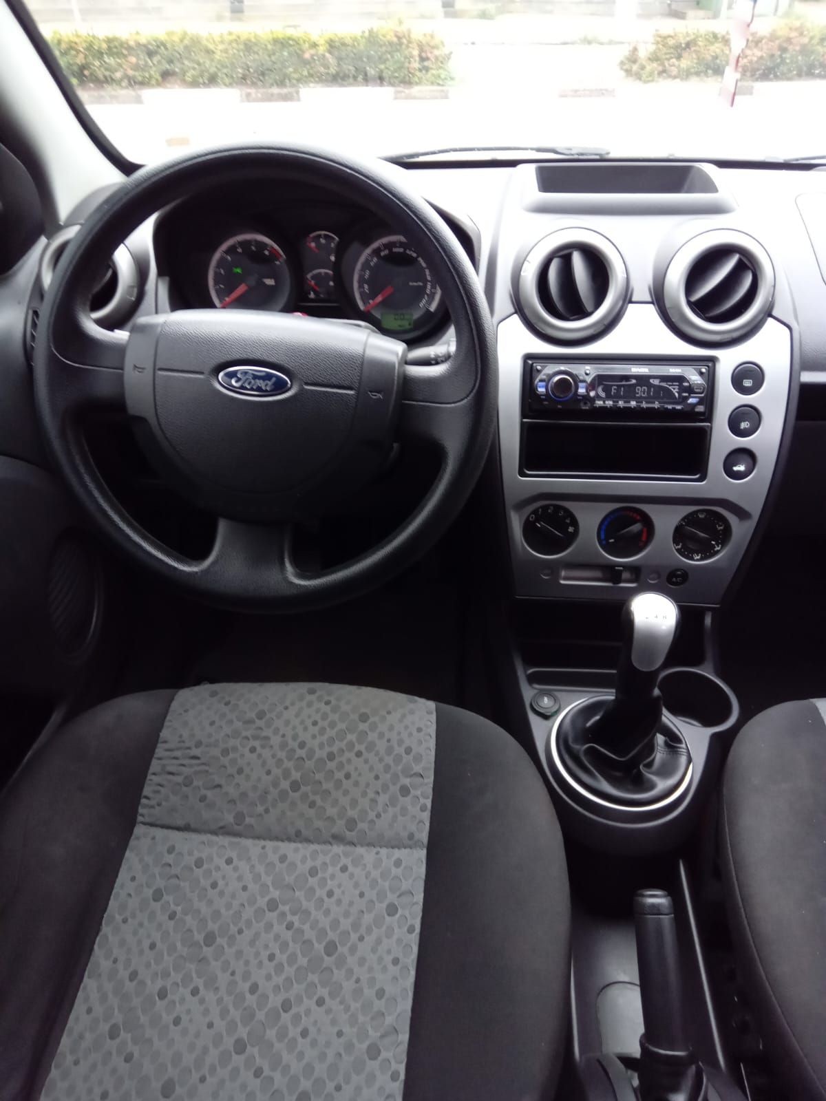 FORD FIESTA 1.0 ROCAM HATCH 8V