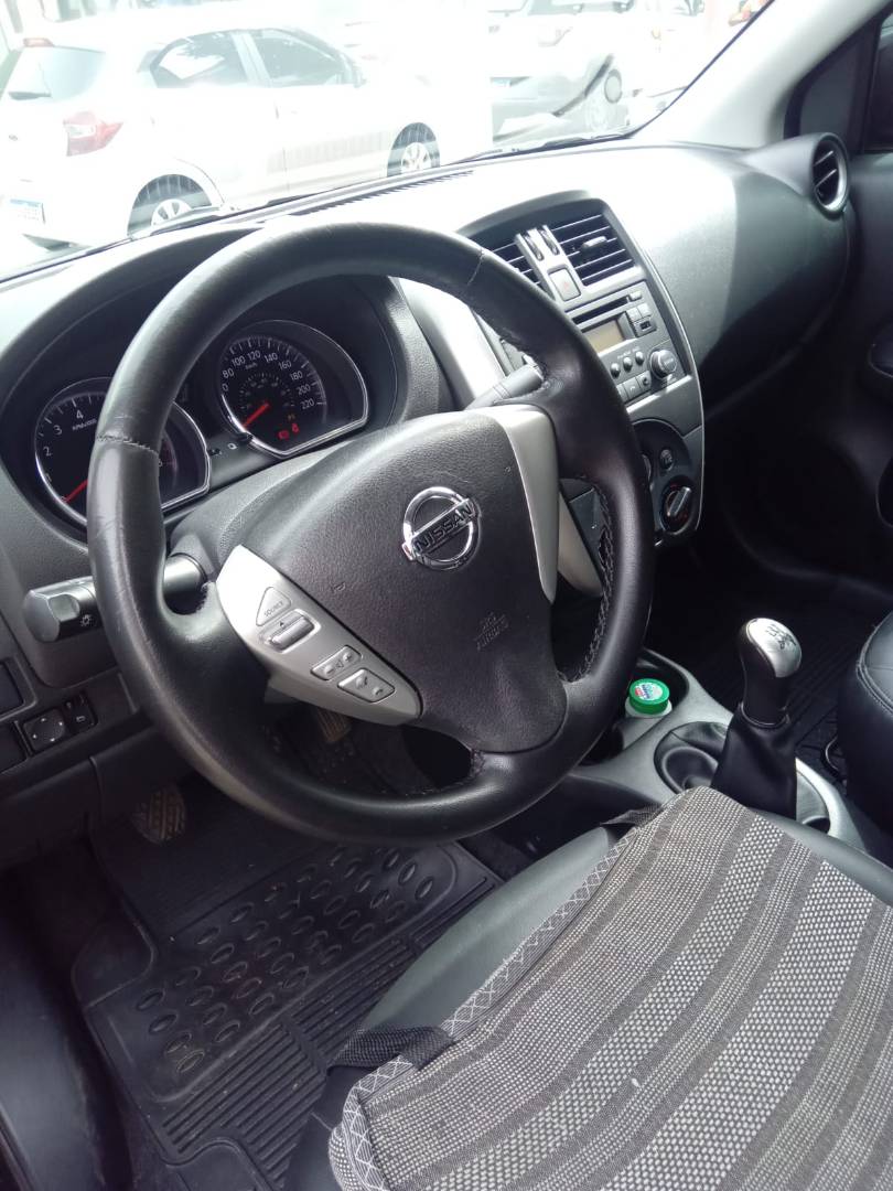 NISSAN VERSA