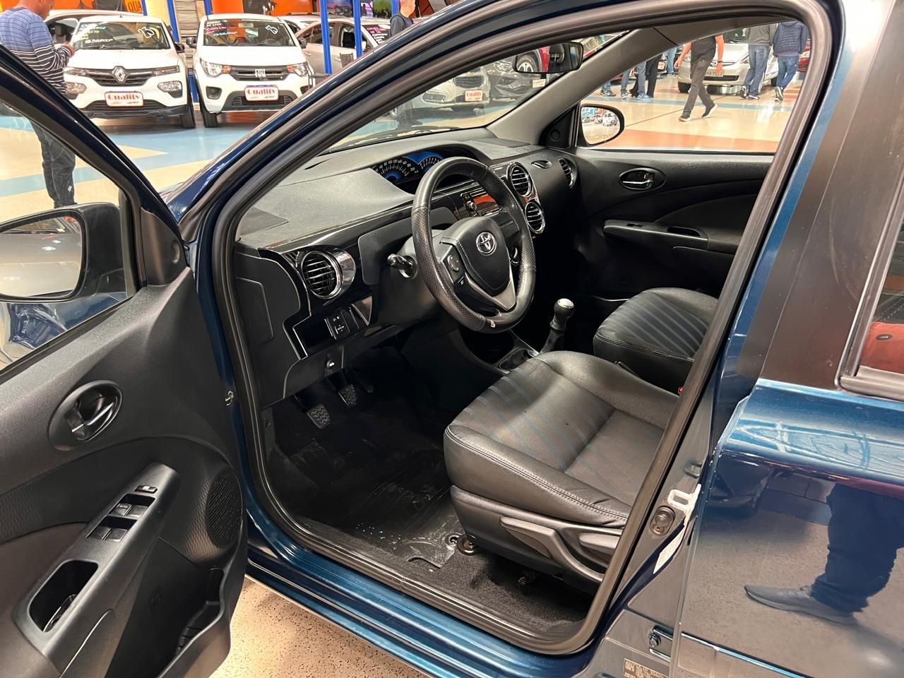 Car Image 13
