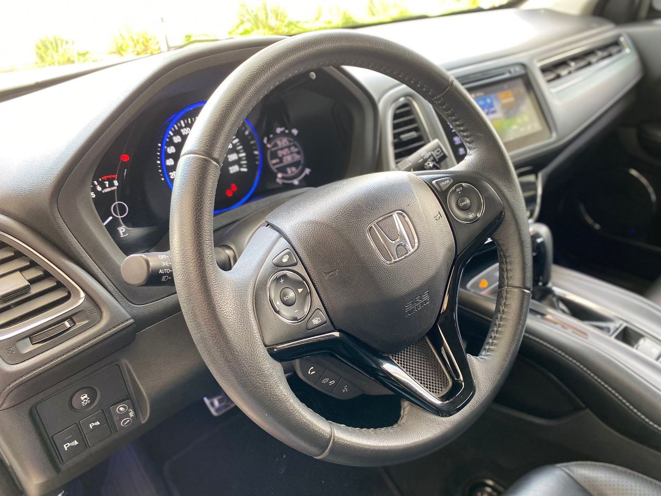 Car Image 24