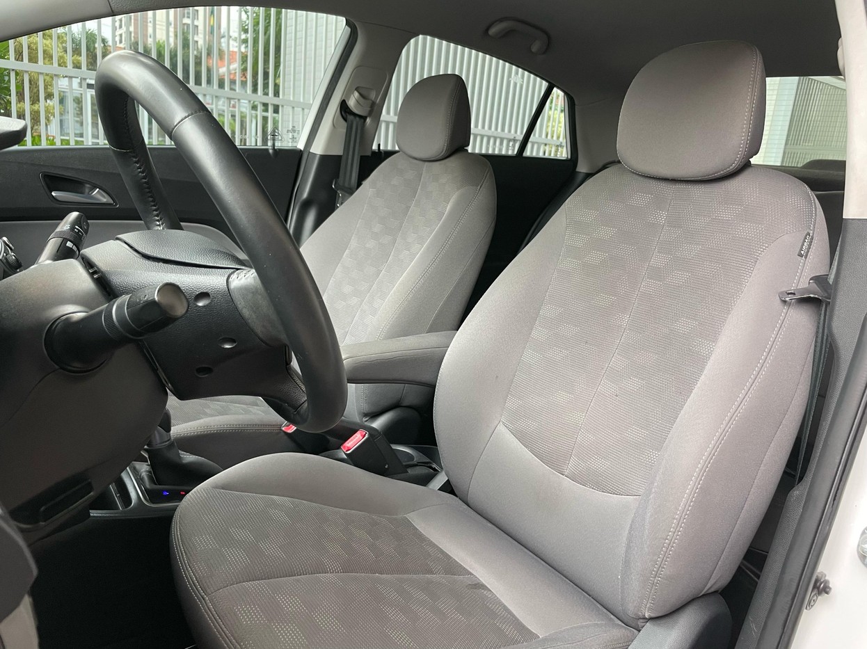 Car Image 9