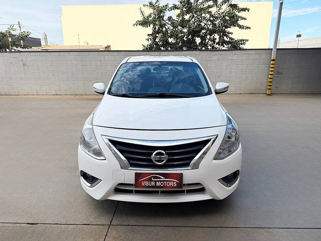 NISSAN VERSA