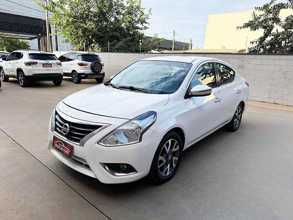 NISSAN VERSA