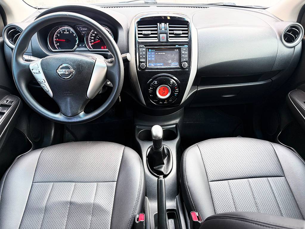 NISSAN VERSA