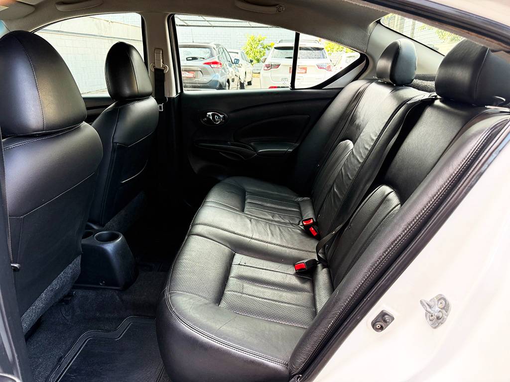 NISSAN VERSA