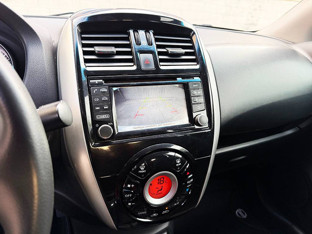 NISSAN VERSA