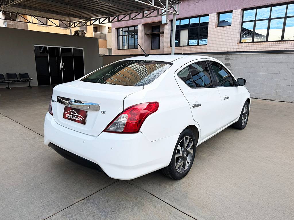 NISSAN VERSA