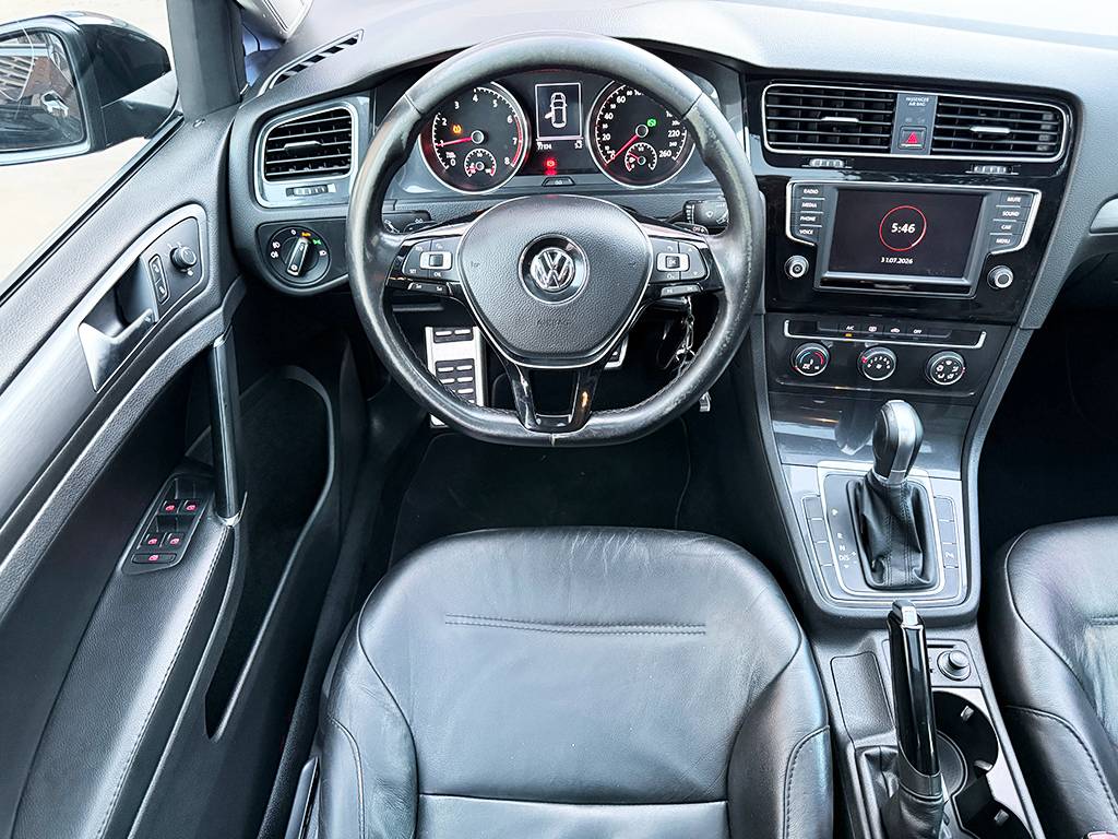 VOLKSWAGEN GOLF
