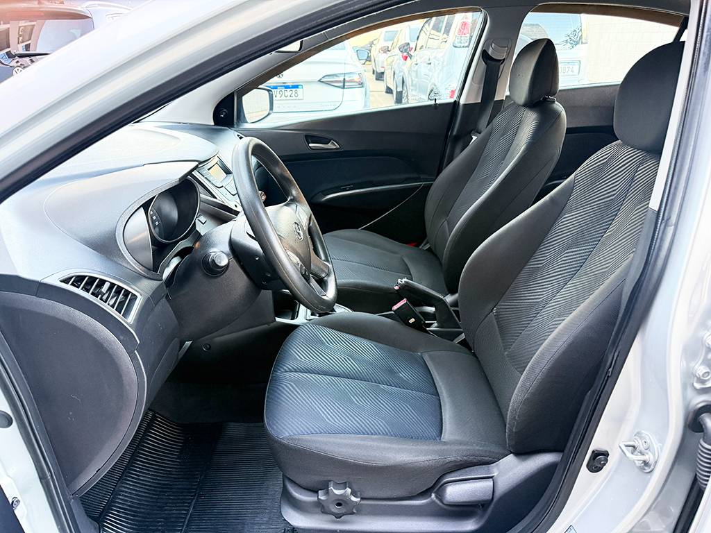 HYUNDAI HB20S