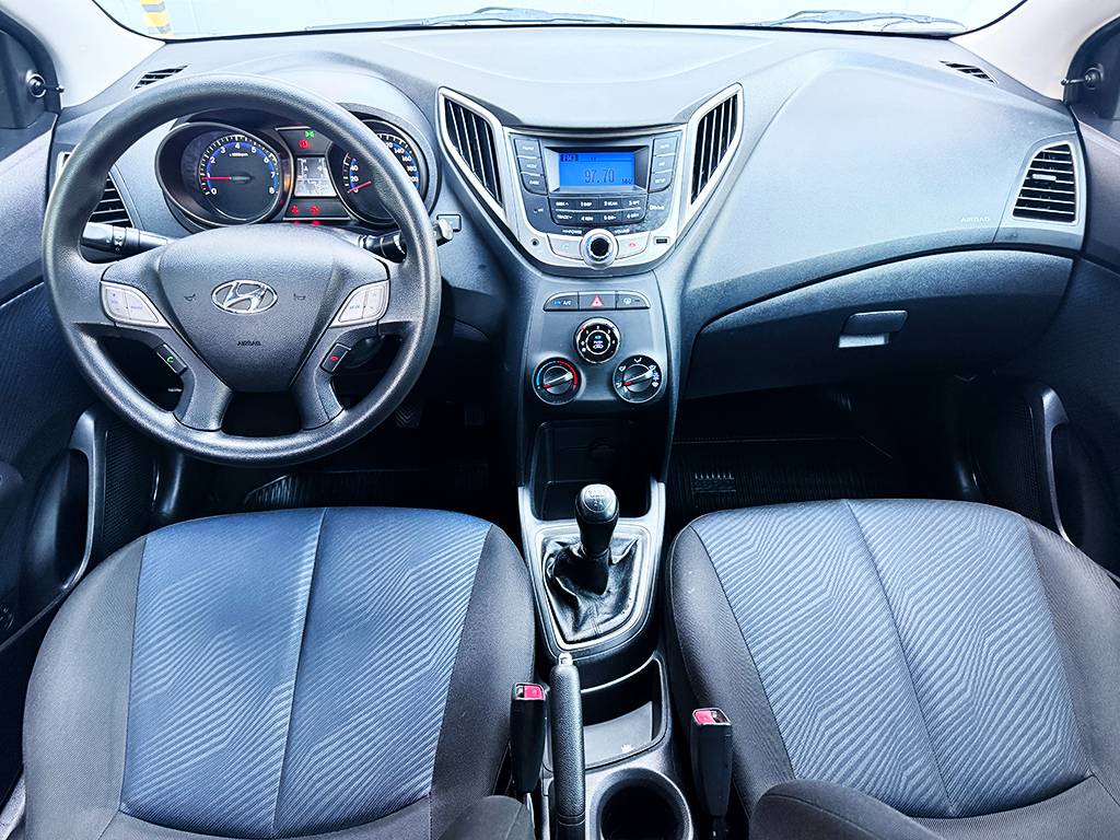 HYUNDAI HB20S