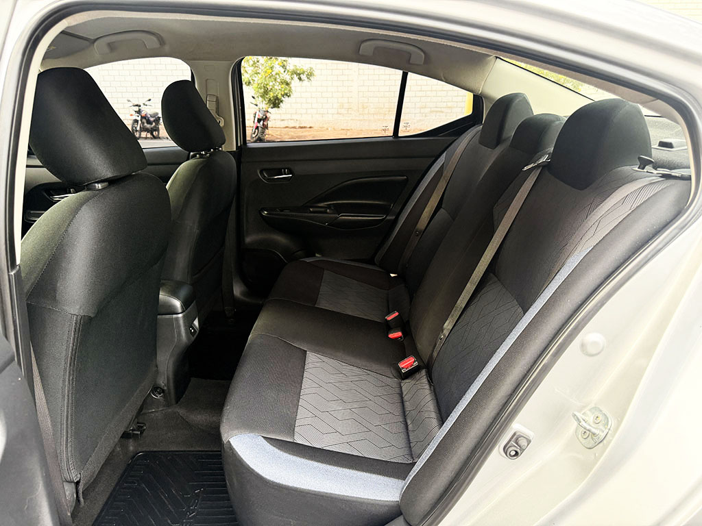 NISSAN VERSA
