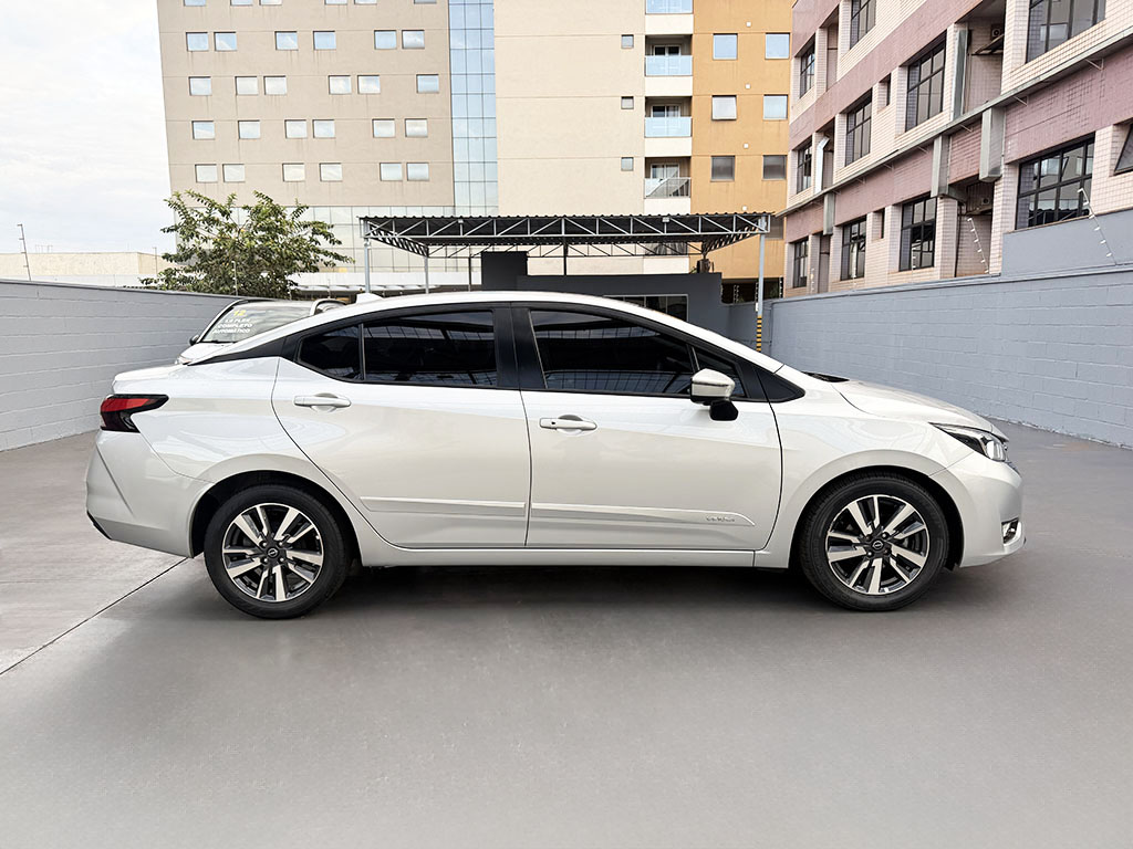 NISSAN VERSA