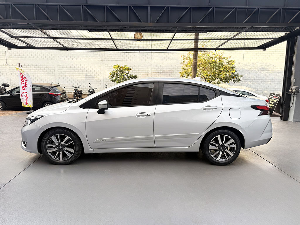 NISSAN VERSA