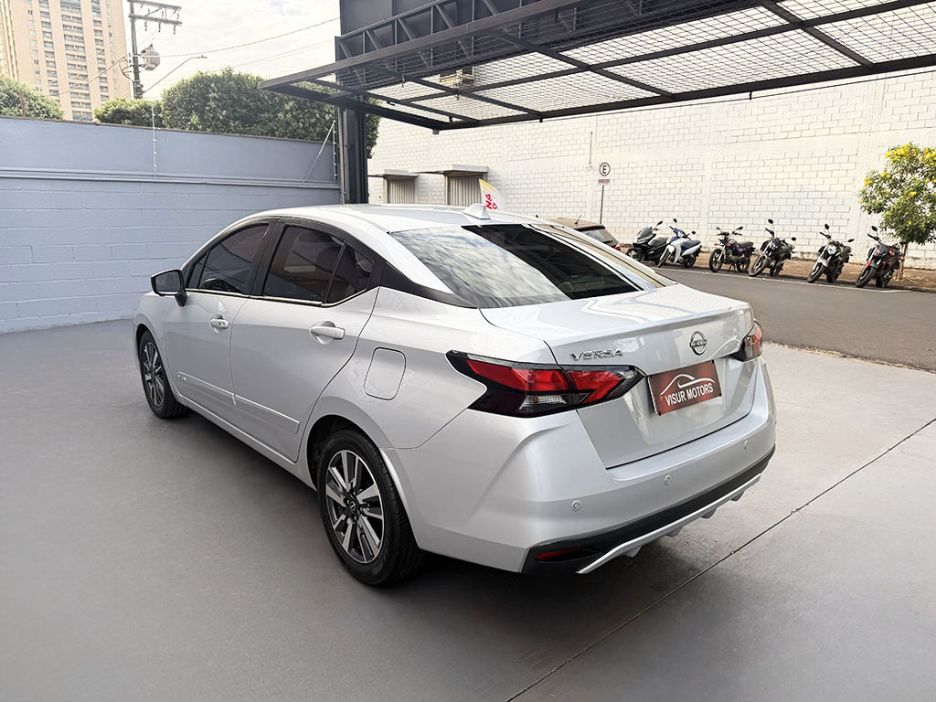NISSAN VERSA