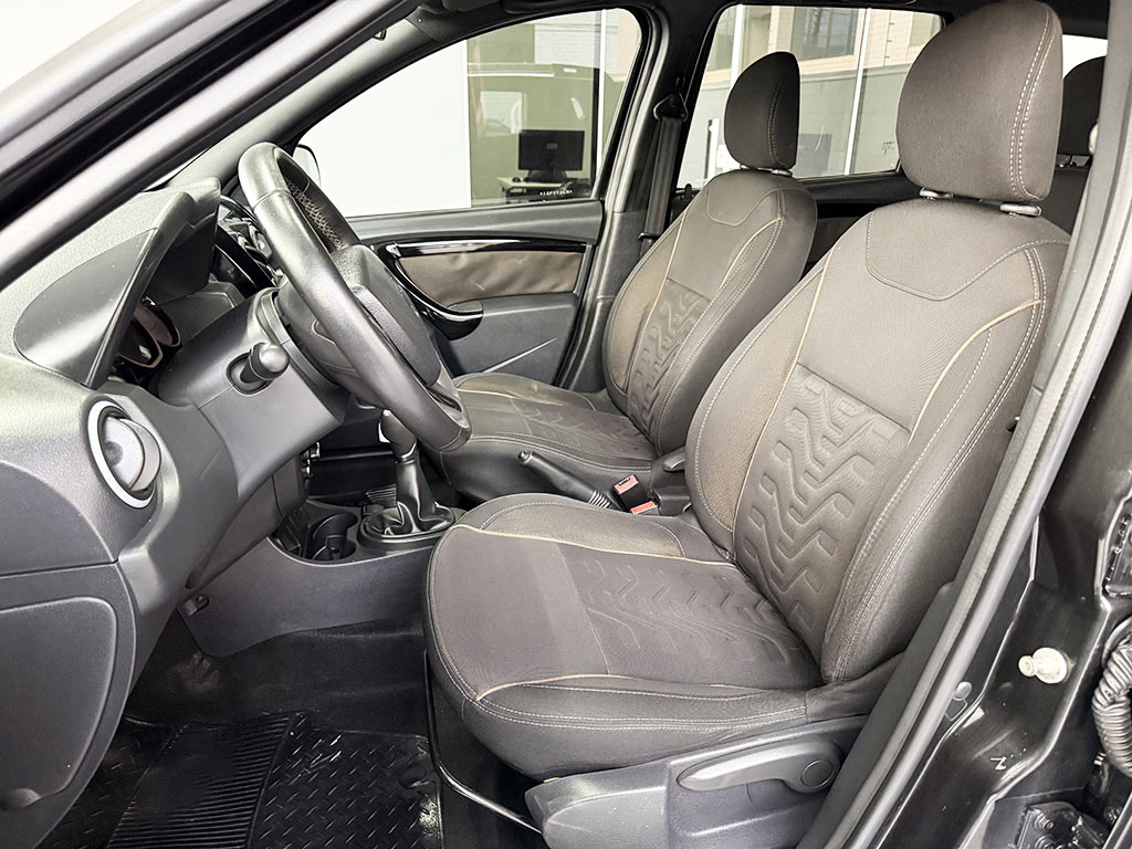 RENAULT DUSTER