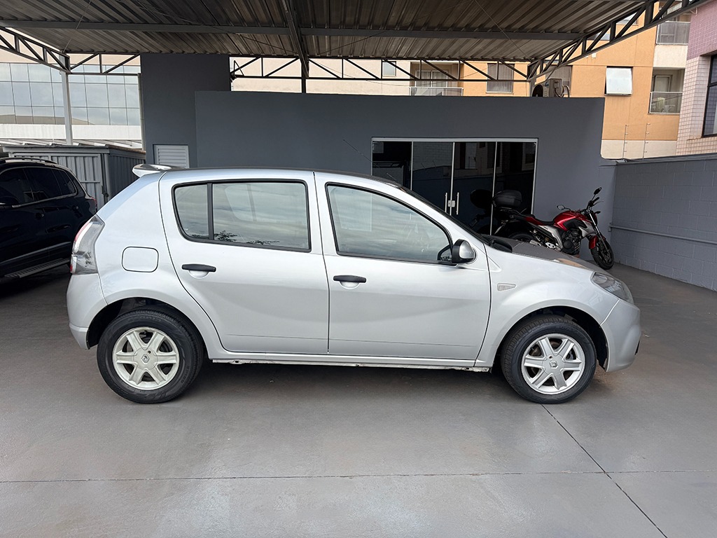 RENAULT SANDERO