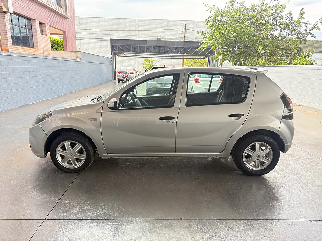 RENAULT SANDERO