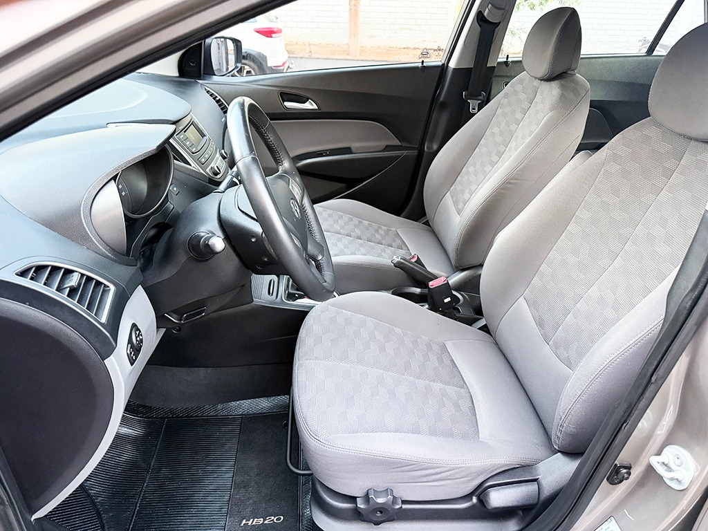 HYUNDAI HB20S