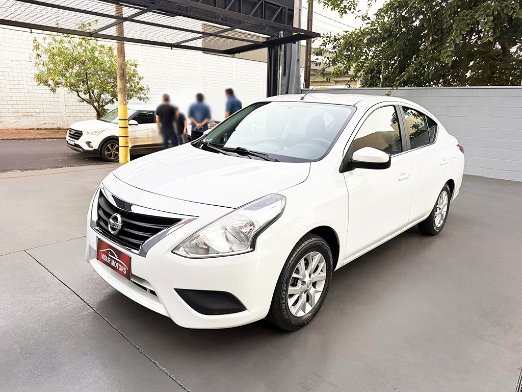 NISSAN VERSA