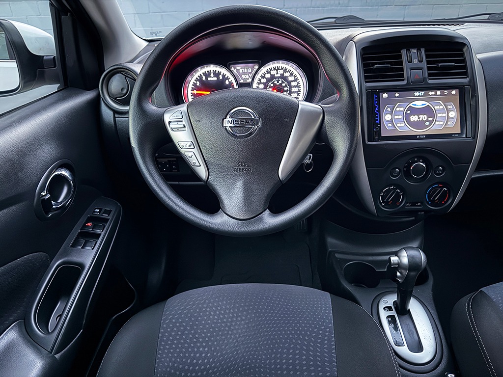 NISSAN VERSA