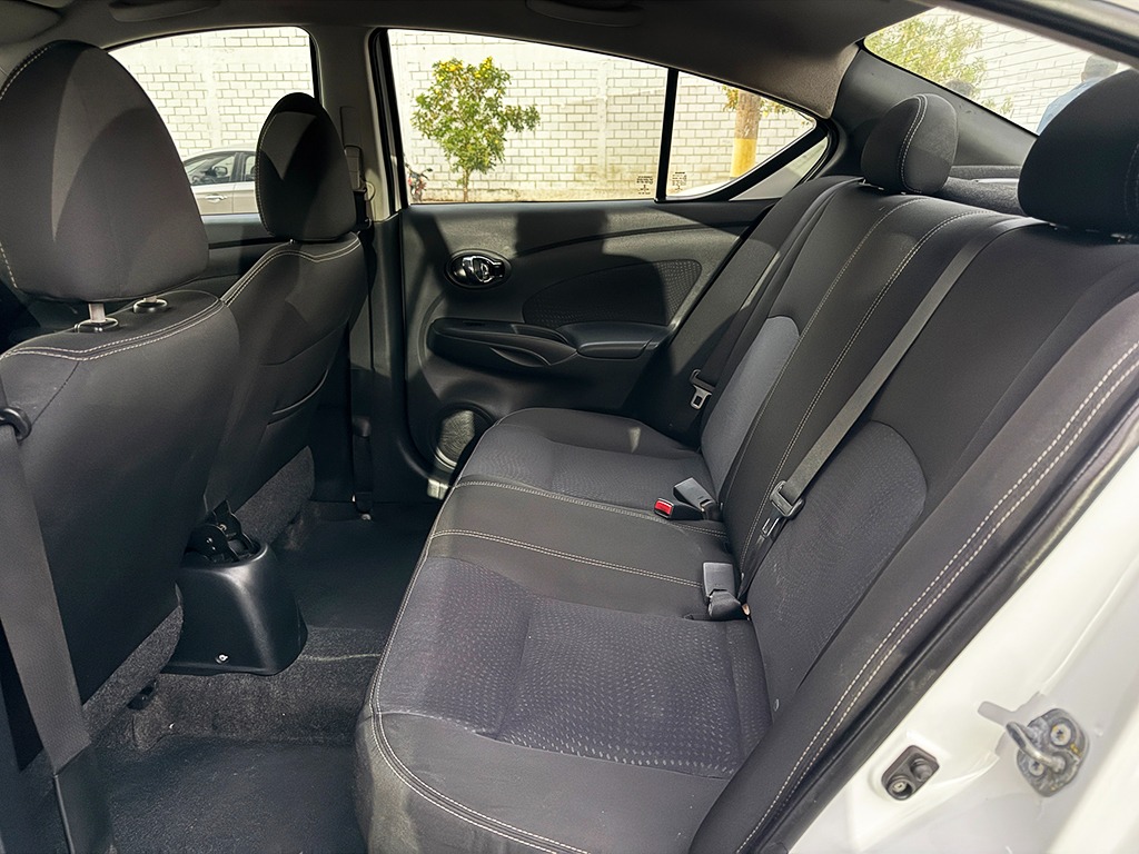 NISSAN VERSA