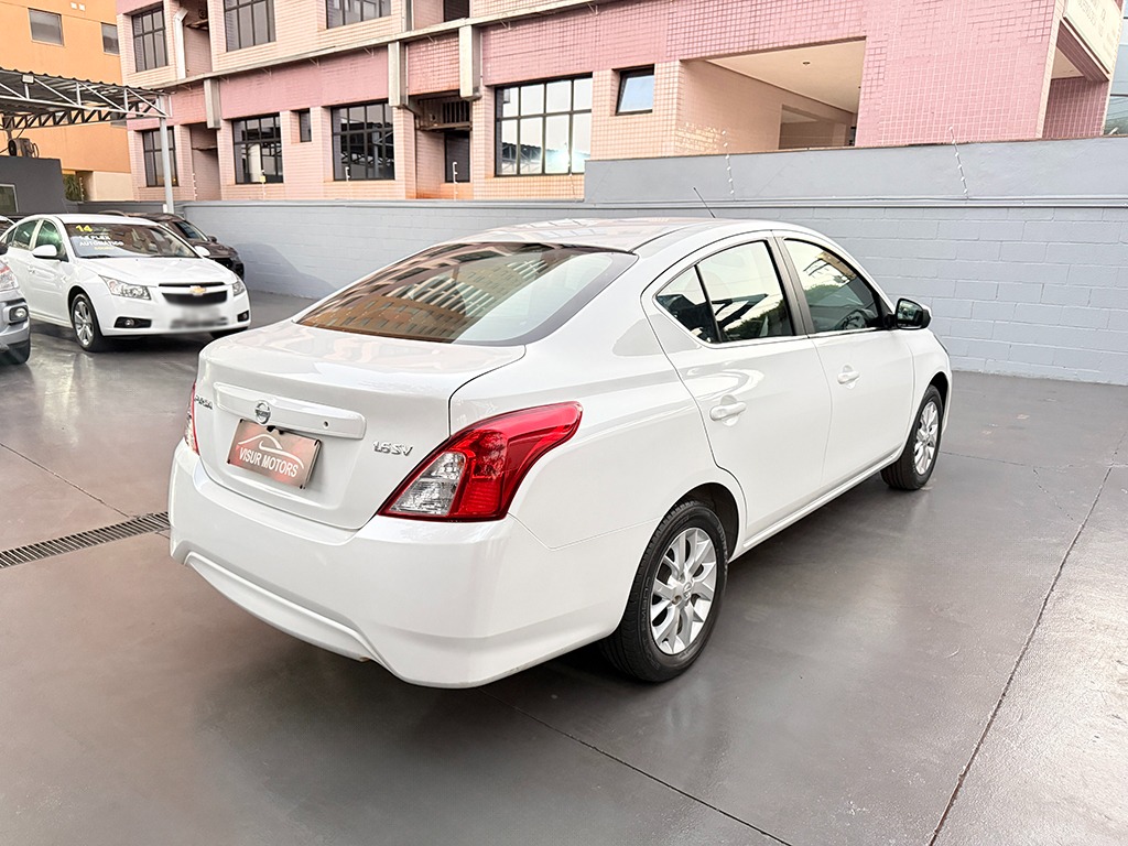 NISSAN VERSA