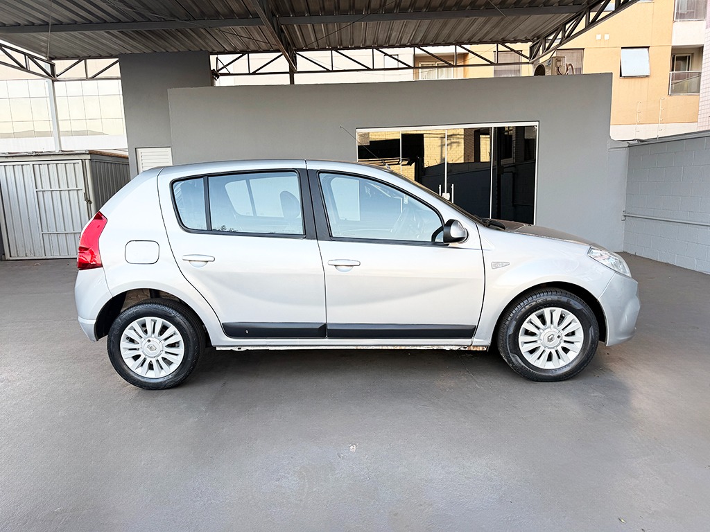 RENAULT SANDERO