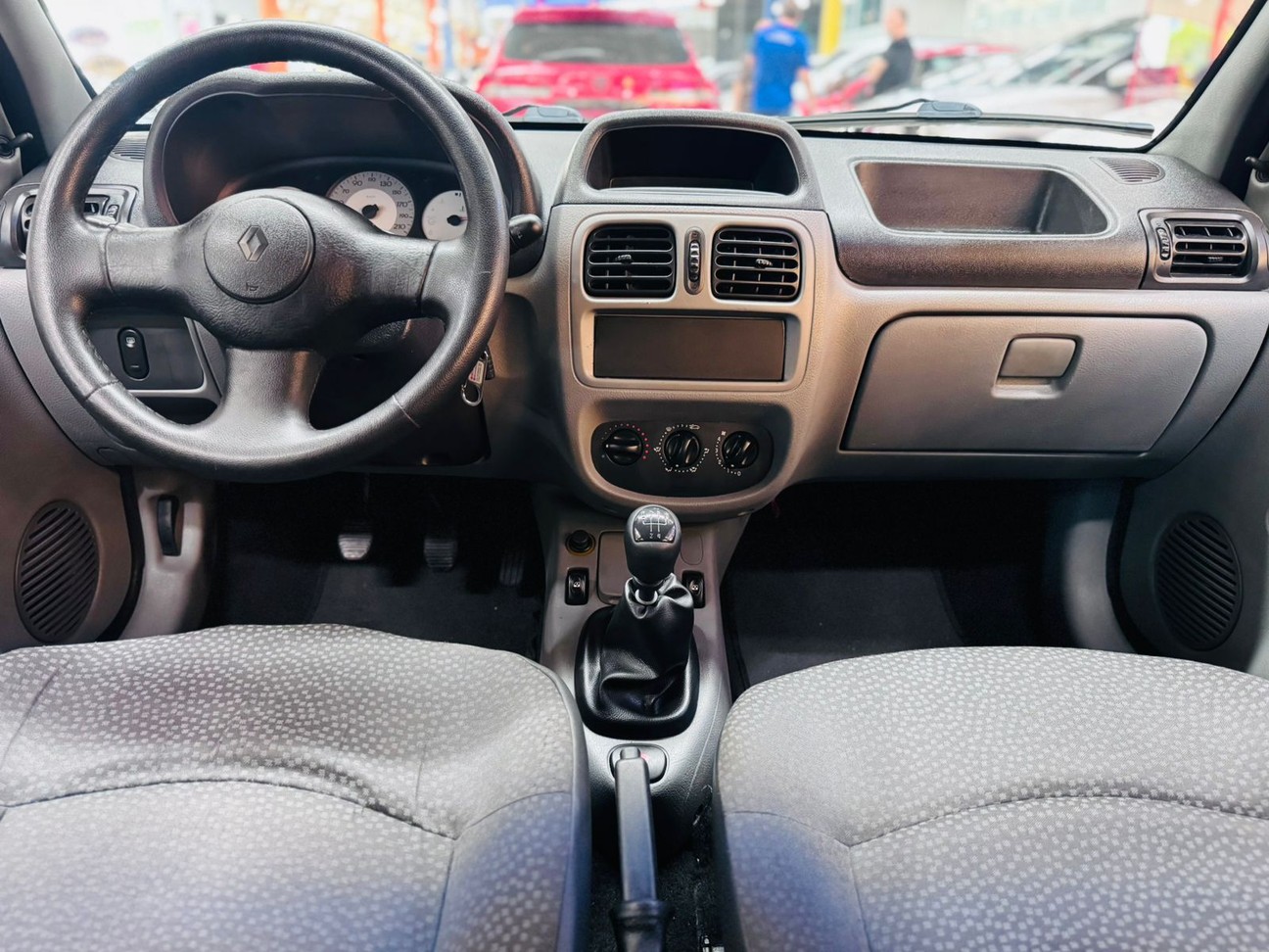 RENAULT CLIO
