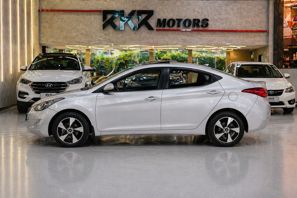 HYUNDAI ELANTRA