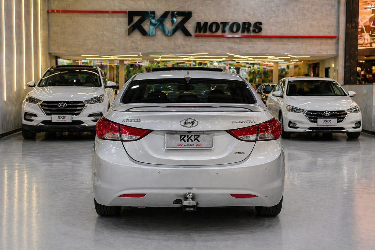 HYUNDAI ELANTRA