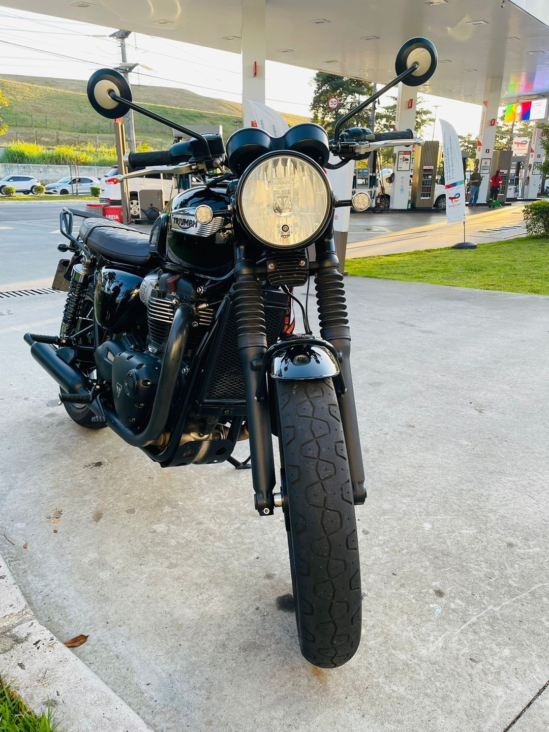 TRIUMPH BONNEVILLE T100 BLACK 900