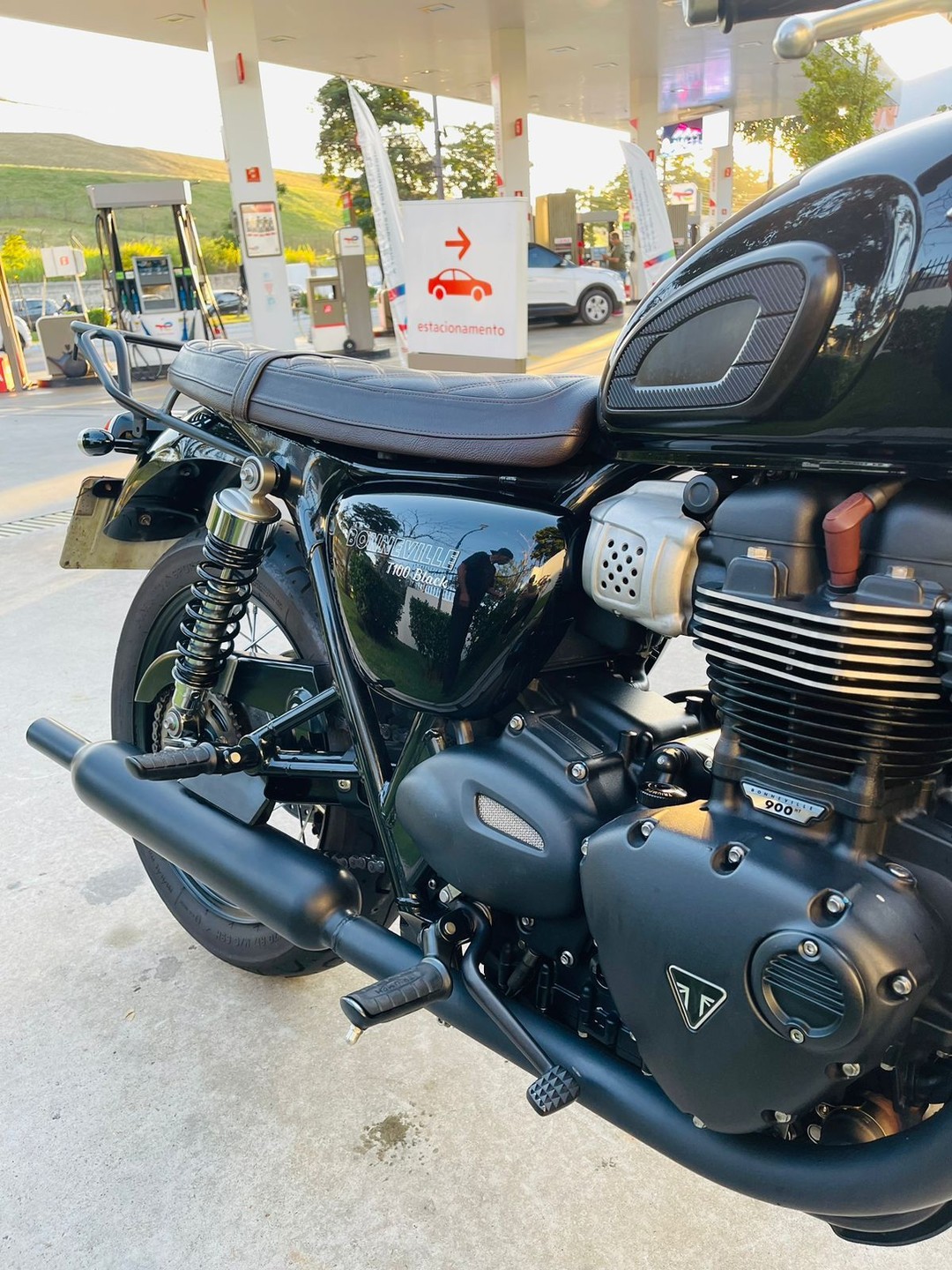 TRIUMPH BONNEVILLE T100 BLACK 900