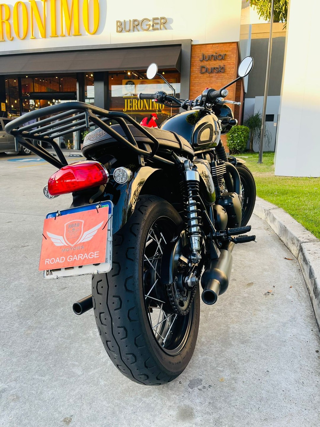 TRIUMPH BONNEVILLE T100 BLACK 900