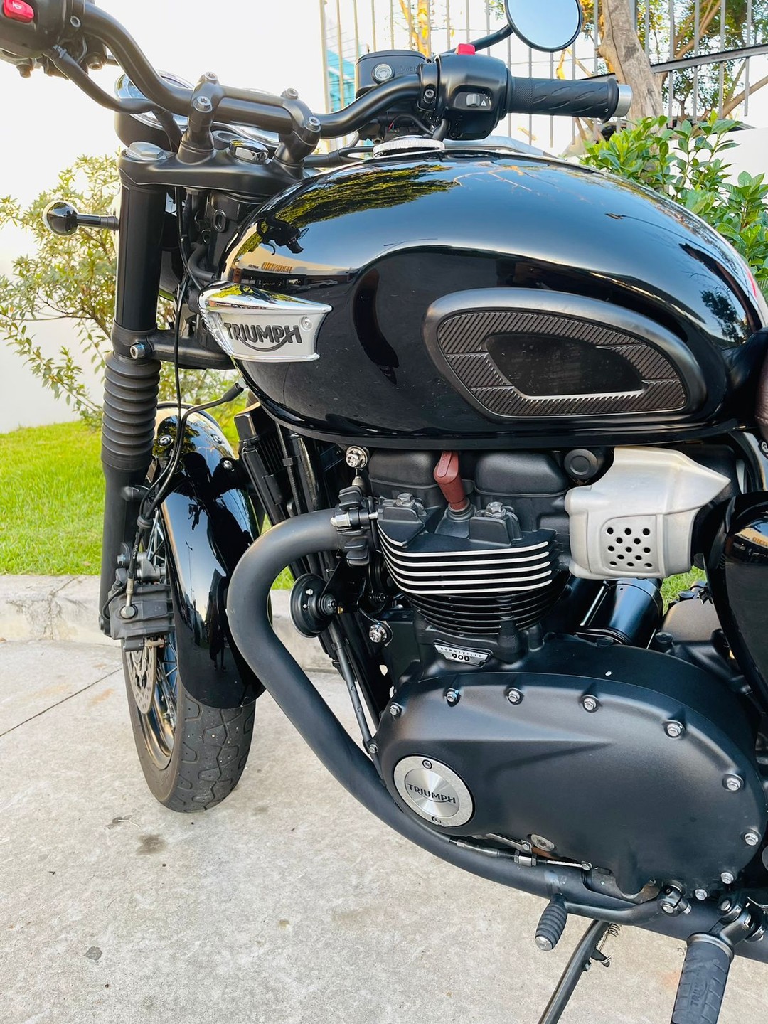 TRIUMPH BONNEVILLE T100 BLACK 900