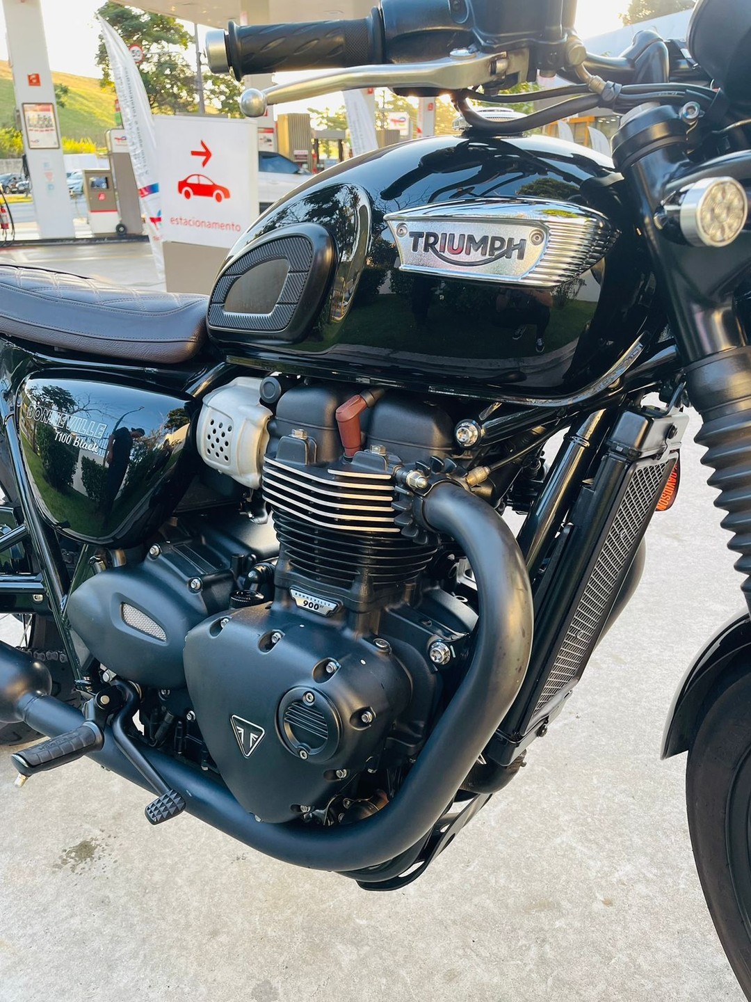 TRIUMPH BONNEVILLE T100 BLACK 900