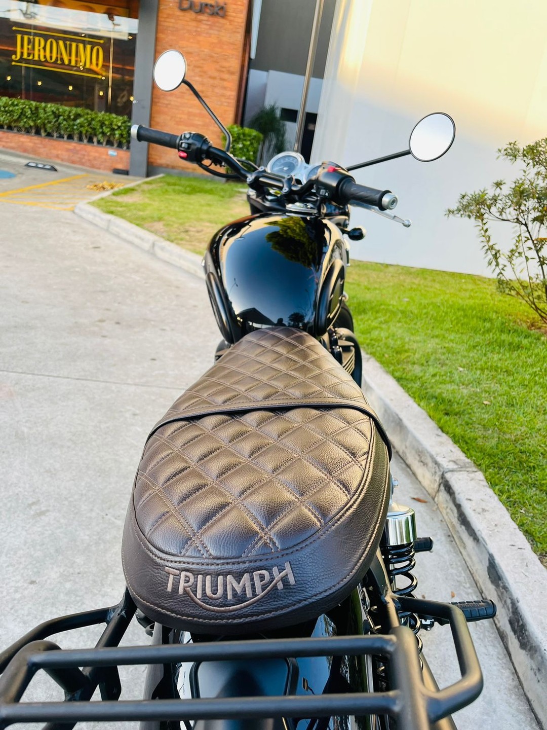 TRIUMPH BONNEVILLE T100 BLACK 900