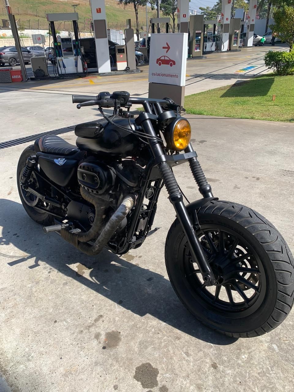HARLEY-DAVIDSON SPORTSTER XL 883