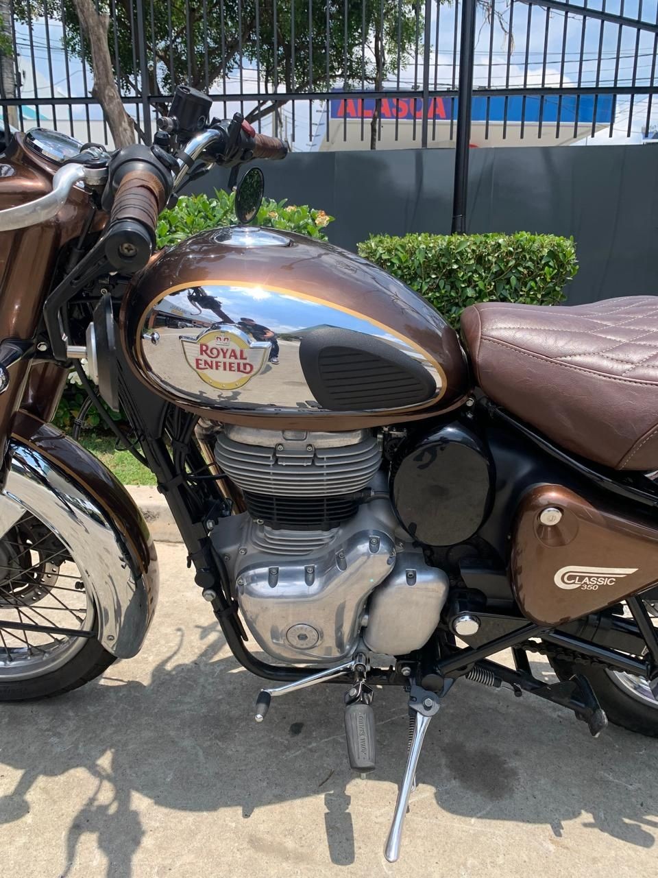 ROYAL ENFIELD CLASSIC 500