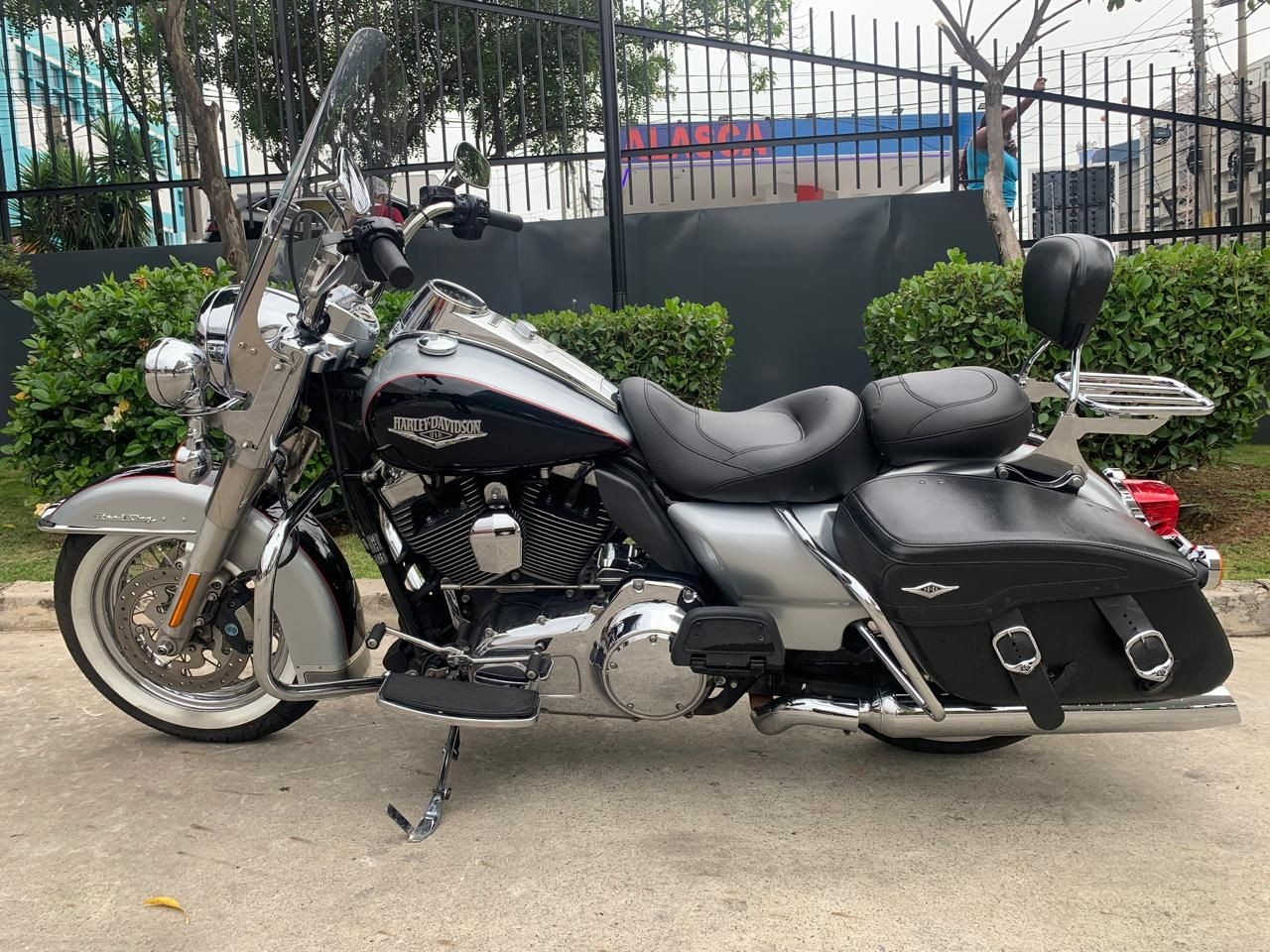 HARLEY-DAVIDSON ROAD KING CLASSIC