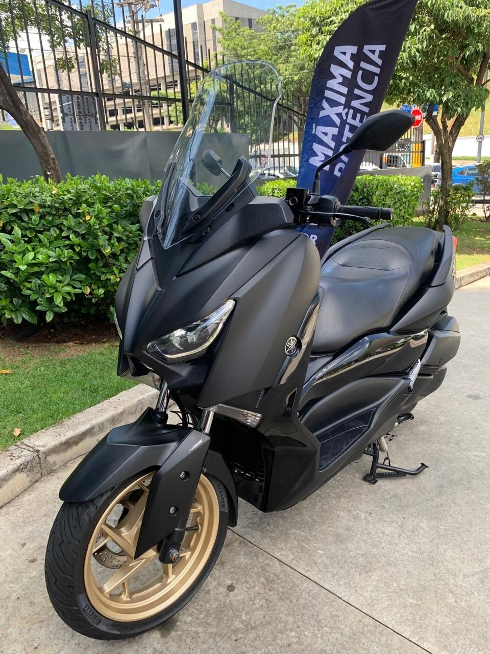YAMAHA XMAX ABS