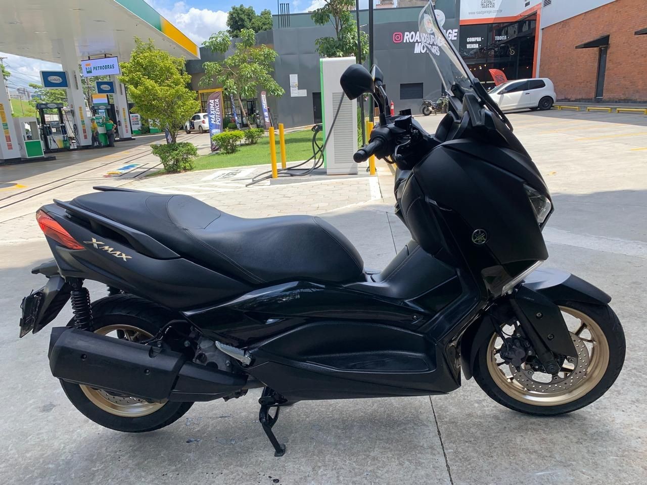 YAMAHA XMAX ABS