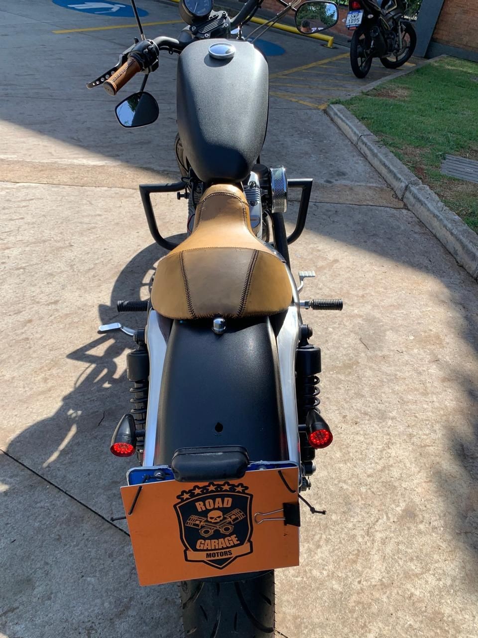 HARLEY-DAVIDSON SPORTSTER XL 883