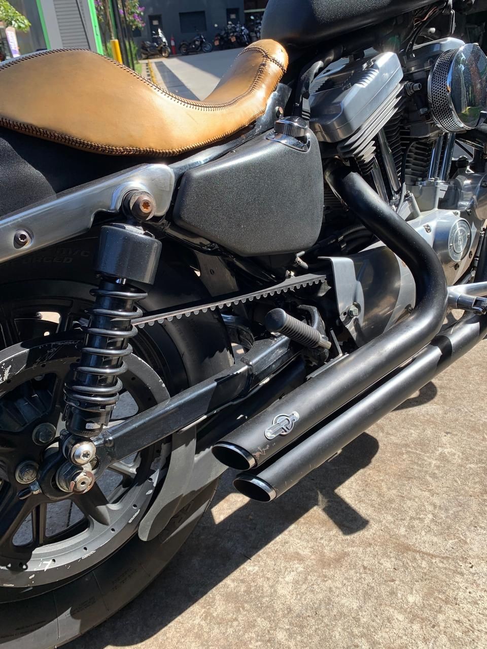 HARLEY-DAVIDSON SPORTSTER XL 883