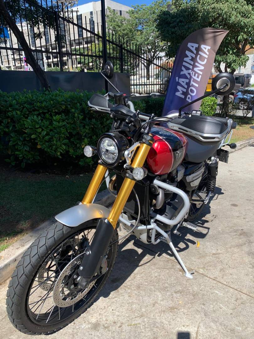 TRIUMPH BONNEVILLE SCRAMBLER 1200 XE