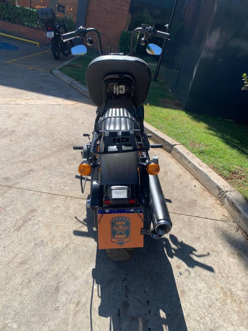 HARLEY-DAVIDSON SOFTAIL STREET BOB