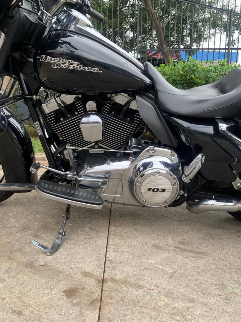 HARLEY-DAVIDSON STREET GLIDE