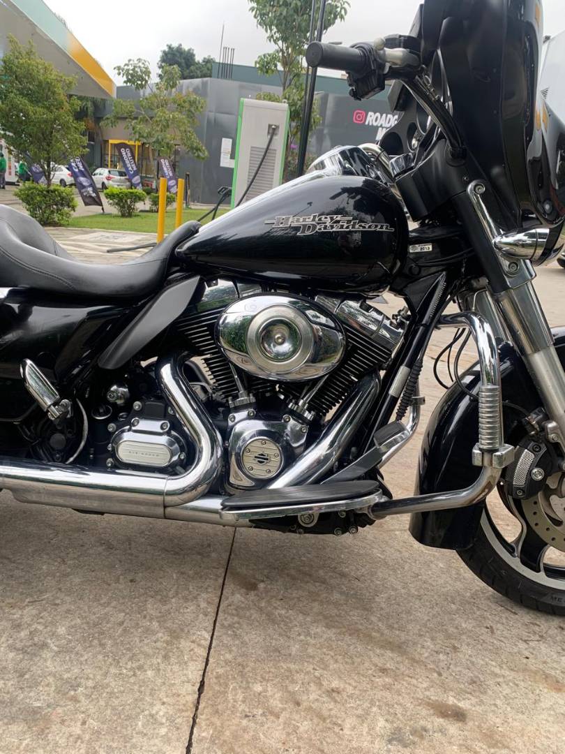 HARLEY-DAVIDSON STREET GLIDE