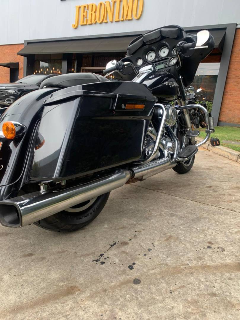 HARLEY-DAVIDSON STREET GLIDE