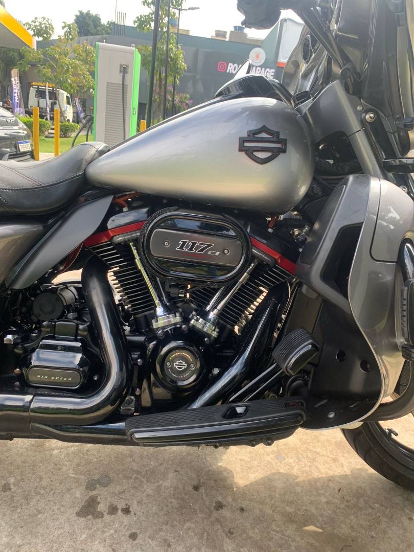 HARLEY-DAVIDSON CVO STREET GLIDE