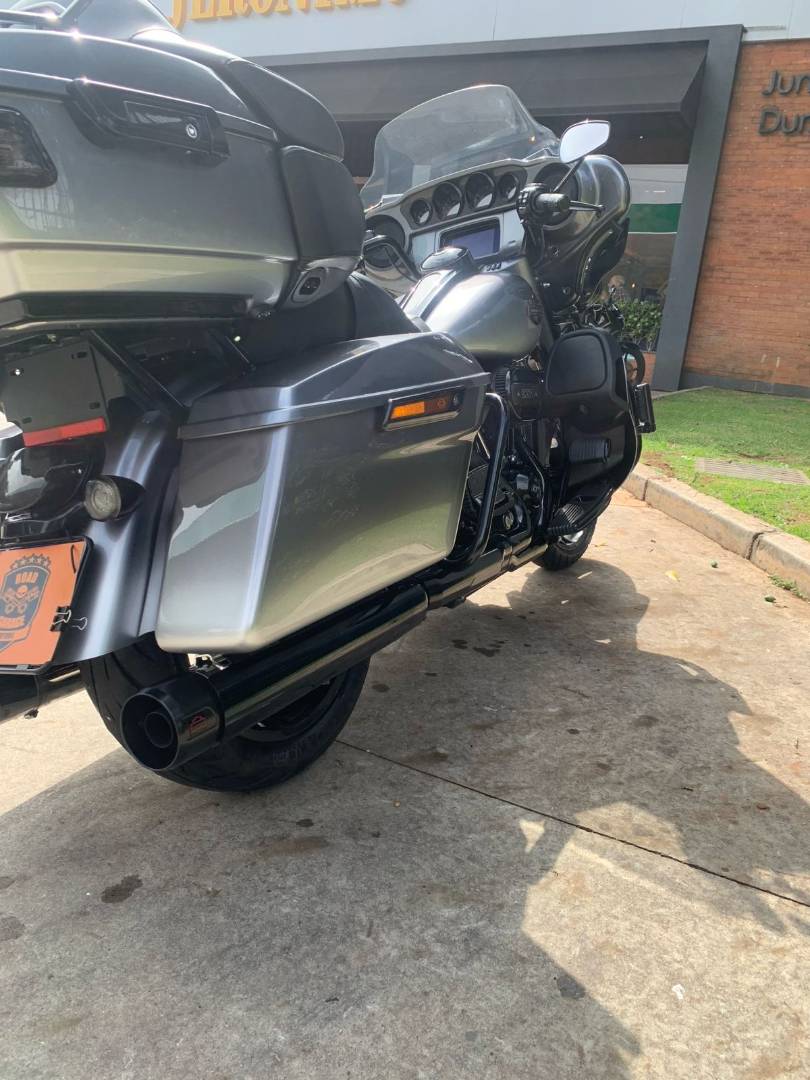 HARLEY-DAVIDSON CVO STREET GLIDE